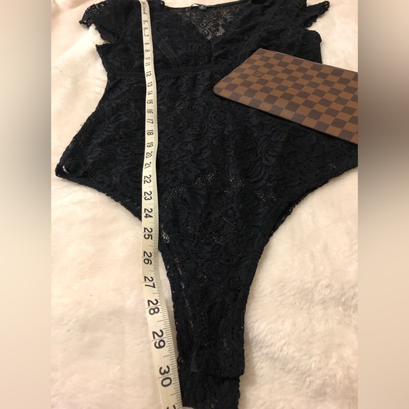 Haute Monde Lace Bodysuit - Picture 6 of 8